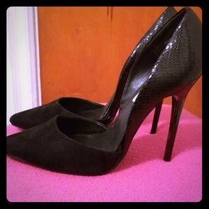 Steve Madden Classic Black Pump